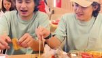 Keseruan Yogi Ilham Saat Makan Bareng Kembaran hingga Nathalie Holscher