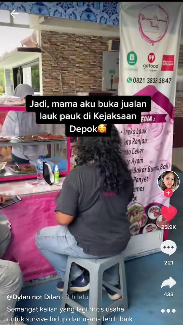 Kisah Sedih 5 Penjual Makanan yang Tak Laku, Dibagikan hingga Dimakan Sendiri