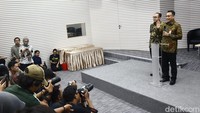 Selain itu, KPK membenarkan penggeledahan di ruang kerja Mentan dan Sekjen Kementan di Gedung A, Kementan, Jakarta. 