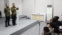 Kasus korupsi di Kementan saat ini juga telah dinaikkan ke tingkat penyidikan. KPK belum mengumumkan secara resmi sosok tersangka dari kasus tersebut.