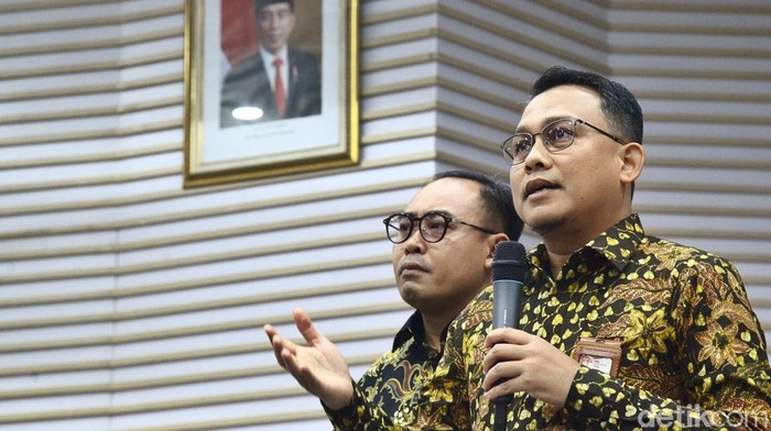 KPK Jelaskan Hasil Penggeledahan Rumah Dinas Mentan KPK Jelaskan Hasil Penggeledahan Rumah Dinas Mentan
