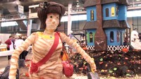 Sebanyak 75 orang chef bakery sengaja berkumpul untuk membuat kue bertema Halloween. Bukan hanya bentuknya yang seram tetapi ukurannya yang menyentuh 453 kilogram juga membuat yang melihatnya ketakutan. Foto: Top Biggest