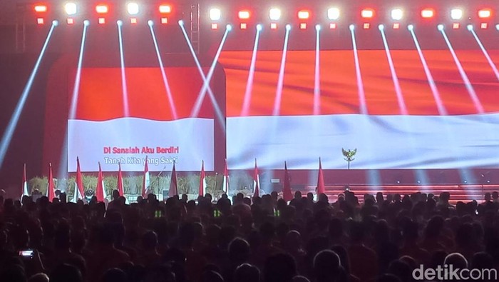 Lagu Indonesia Raya 3 Stanza Dinyanyikan di Rakernas PDIP