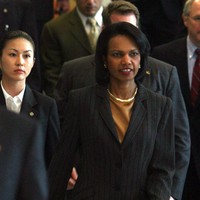 Dilansir Koreaboo, ia sudah pernah mengawal tiga presiden Korea, mantan Perdana Menteri Jepang Shinzo Abe, Presiden Amerika Serikat George Bush, keluarga kerajaan dan orang-orang penting lainnya dari 20 negara. Foto: Instagram @suryeon_lee