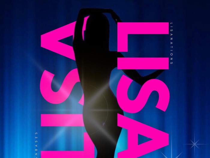 Lisa BLACKPINK tampil di Crazy Horse Paris.