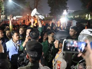 Gagal Temui Bey Machmudin, Massa September Hitam Bubar!