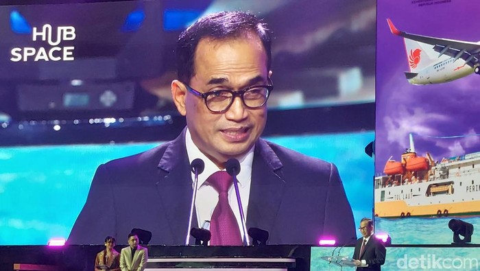 Menteri Perhubungan Budi Karya Sumadi di Hub Space X KAI Expo