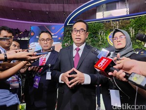 Tarif Kereta Cepat Whoosh Disebut Mahal, Menhub Beberkan Keunggulannya