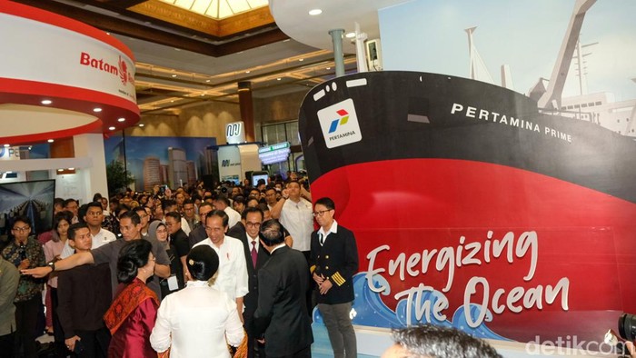 Mobil Terbang Rudi Salim Curi Perhatian Jokowi di Hub Space KAI Expo 2023