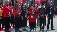Ketua Umum PDI Perjuangan (PDIP) Megawati Soekarnoputri meresmikan mobil bioskop keliling dalam gelaran pembukaan Rakernas PDIP ke-IV di Jiexpo Kemayoran, Jakarta, Jumat (29/9/2023).  