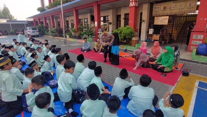 Murid Sekolah Tempat Siswi Kelas VI SD Jatuh Di Jaksel Dapat Trauma Healing