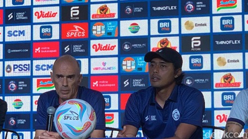 Pelatih Arema FC Fernando Valente.