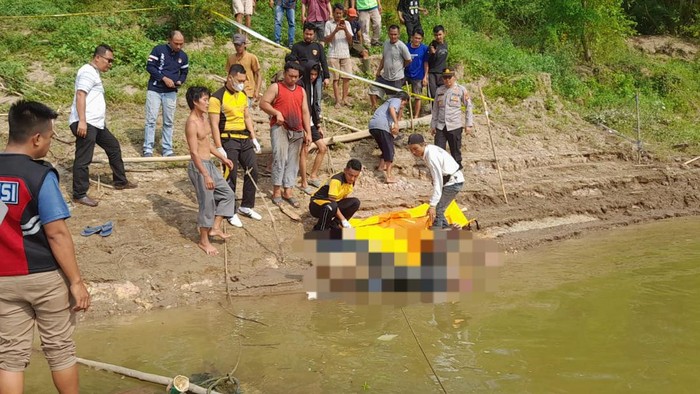 Penemuan mayat pria di Sungai Musi