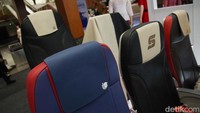 Jumlah pesawat kita saat ini ada 315 dan bangku pesawat rata-rata buatan dari pabrik dan kita melakukan perawatan dan modifikasi lainnya. Kalau kita datangkan kulit dari luar, itu biayanya besar, dan belum ada produksi Indonesia yang mampu memproduksi alat-alat untuk pesawat ini. Akhirnya kami membuat inisiatif, mencari industri Indonesia yang bisa mendukung penerbangan, contohnya untuk bangku pesawat ini, ujar Captain Daniel.  