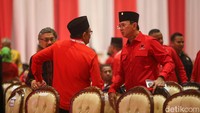 Basuki Tjahaja Purnama dan Djarot Saiful Hidayat juga nampak hadir dalam rakernas PDIP tersebut.  
