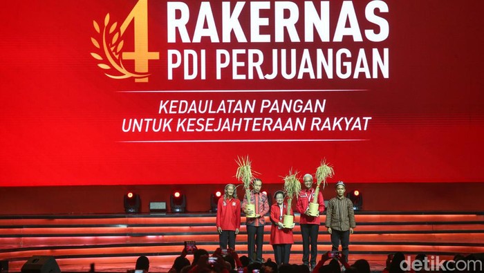 PDIP menggelar Rapat Kerja Nasional (Rakernas) IV di JIExpo Kemayoran, Jakarta Pusat, Jumat (29/9/2023). Ketum Megawati hingga bacapres Ganjar Pranowo sampaikan pidato.