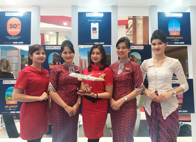 Pramugari Lion Air di acara Hub Space X KAI Expo 2023