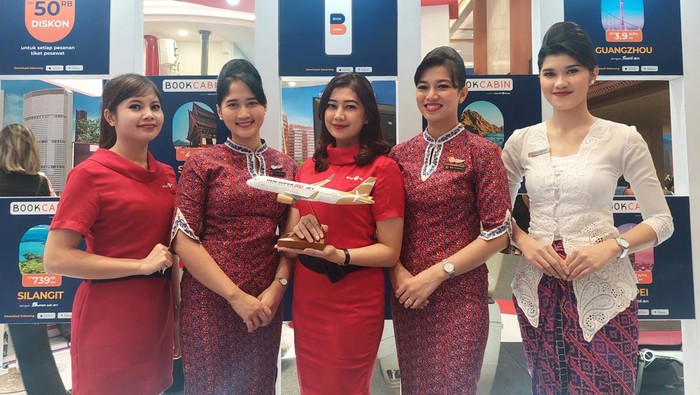Pramugari Lion Air di acara Hub Space X KAI Expo 2023