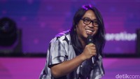 Praz mengaku sejak setahun lalu membawakan program Kejar Setoran di YouTube dan podcast di dalam angkot.