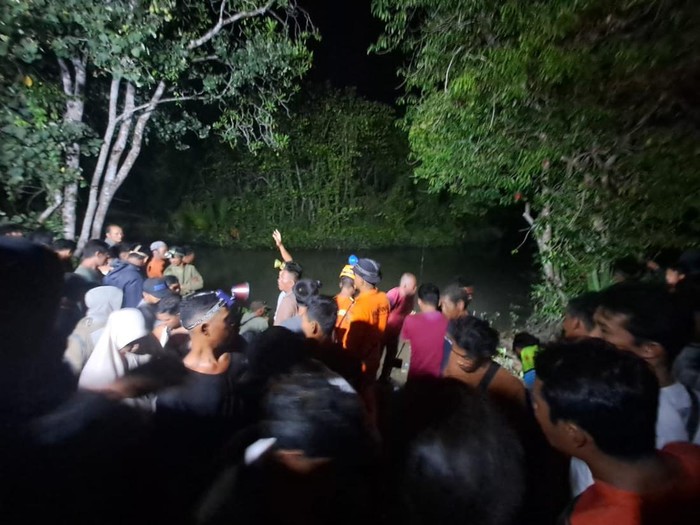 Seorang bocah hilang diterkam buaya saat mancing