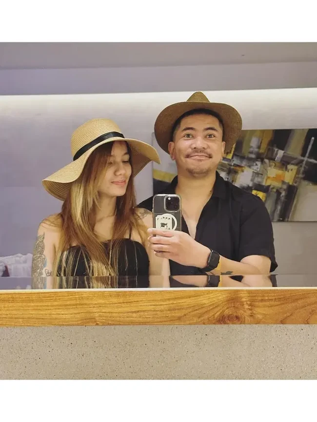 Sheila Marcia saat ini tengah berbahagia karena dirinya sebentar lagi akan kembali menyambut kehadiran anggota keluarga baru. Hamil anak kelima, melalui akun Instagram pribadi Sheila pun tampak memamerkan baby bump di perutnya. Foto: Instagram/@itssheilamj