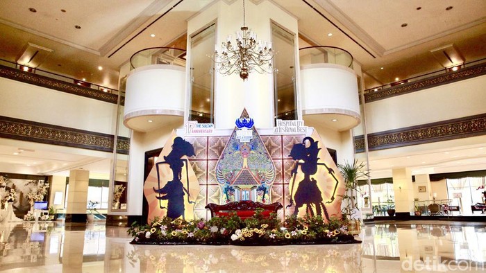 Sengketa pengelolaan lahan di kompleks Gelora Bung Karno (GBK), tempat berdirinya Hotel Sultan masih terus bergulir. Begini kondisi terkini Hotel Sultan.