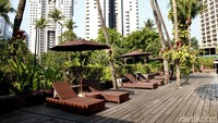 Selain penurunan jumlah pengunjung atau tamu, Vice President Operation Hotel Sultan Jakarta Nyoman Sarya juga menjelaskan bahwa saat ini ada kesulitan bagi supplier maupun calon tamu untuk mengakses area hotel. Ini terjadi lantaran akses dar sisi Jalan Jenderal Sudirman dan Jalan Jenderal Gatot Soebroto yang sudah ditutup.  