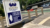 Sebelumnya diberitakan, Pontjo Sutowo Pemilik PT Indobuildco yang saat ini diketahui sebagai pengelola Hotel Sultan di kawasan kompleks Gelora Bung Karno (GBK) mempertanyakan perintah pengosongan area tersebut dengan alasan Hak Guna Bangunan (HGB) yang dimiliki pihaknya sudah habis masa berlakunya.  