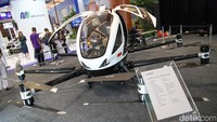 Canggihnya lagi, taksi ini terbang tanpa pilot lho. Karena mereka menggunakan ground control di pusat. Jadi traveler hanya perlu memasukan destinasinya saja.