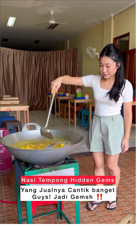 Viral! Penjual Nasi Tempong Cantik Ini Sajikan Sambal Pedas Nampol