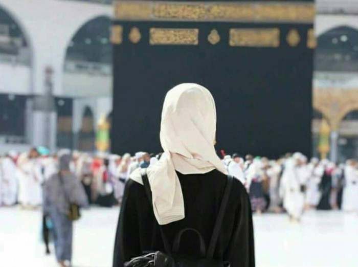 Ilustrasi pakaian umrah wanita