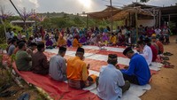 Aksi doa dan yasinan bersama yang digelar warga salah satu dari empat kampung yang terdampak Proyek Strategis Nasional (PSN) Rempang Eco-City Pulau Rempang tahap pertama tersebut untuk menolak direlokasi.  