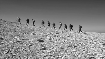 Ini adalah salah satu karya visual hasil jepretan Nucci menggunakan Xiaomi 13T Pro saat ia di Pegunungan Maiella. Saya terkesan dengan kemampuan kamera ini. Karena tidak mudah bagi smartphone untuk bisa selalu bekerja dengan cahaya alami, yang terkadang kuat, terkadang lemah, atau sangat kontras, tuturnya. Foto: Xiaomi/Giuseppe Nucci