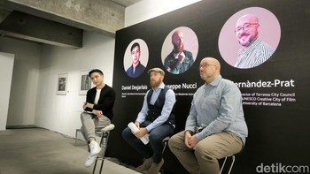 Dari kiri ke kanan, Director of Communications, Spokesperson Xiaomi International Daniel Desjarlais; Instruktur Leica Akademie dan jurnalis foto asal Italia Giuseppe Nucci; Associate Professor di Barcelona University Jordi Hernandez-Prat. Foto: Rachmatunnisa