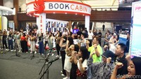 Hub Space X KAI Expo 2023 juga menghadirkan beragam keseruan lainnya lewat Hub Expo, Awards, Hub Music, Hub Tawa hingga Hub Travel x KAI Expo. Pada Hub Travel x KAI Expo, masyarakat bisa memanfaatkan Travel Fair yang diadakan oleh PT Kereta Api Indonesia.  