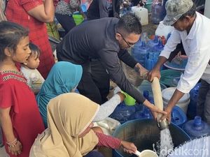 Warga Konawe 2 Bulan Alami Krisis Air-Terpaksa Pakai Sumur Bor Berminyak