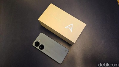 Unboxing Asus Zenfone 10, HP Mungil Spek Mumpuni Harga Rp 9 Juta