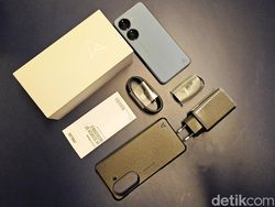 Unboxing Asus Zenfone 10, HP Mungil Spek Mumpuni Harga Rp 9 Juta