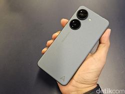 Unboxing Asus Zenfone 10, HP Mungil Spek Mumpuni Harga Rp 9 Juta