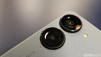 Asus meningkatkan pengalaman fotografi di Zenfone 10 dengan menyediakan Gimbal Stabilizer Hibrida 6-Axis 2.0 dan EIS adaptif di kamera utamanya untuk menjaga video tetap stabil bahkan saat kamera bergerak. Asus juga menyertakan mode pengambilan gambar seperti Light Trail dan Quick Shot. Foto: Adi Fida Rahman/detikINET