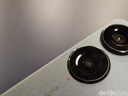 Unboxing Asus Zenfone 10, HP Mungil Spek Mumpuni Harga Rp 9 Juta