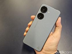 Unboxing Asus Zenfone 10, HP Mungil Spek Mumpuni Harga Rp 9 Juta