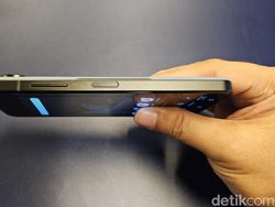 Unboxing Asus Zenfone 10, HP Mungil Spek Mumpuni Harga Rp 9 Juta