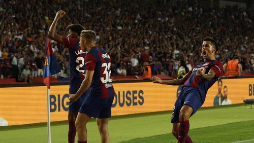 Barcelona vs Sevilla tersaji dalam lanjutan Liga Spanyol. Hasil pertandingannya,Barca menang tipis 1-0 lewat gol bunuh diri Sergio Ramos, Sabtu (30/9/2023).