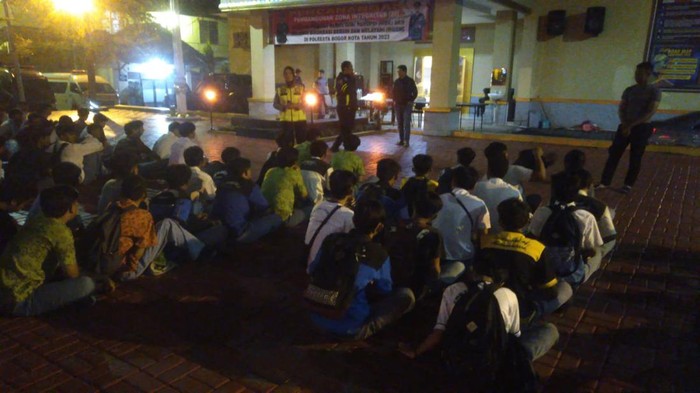Sebanyak 92 pelajar SMK diamankan di wilayah Kayu Manis, Kota Bogor, Jawa Barat. Pelajar yang diamankan terdiri dari empat sekolah.
