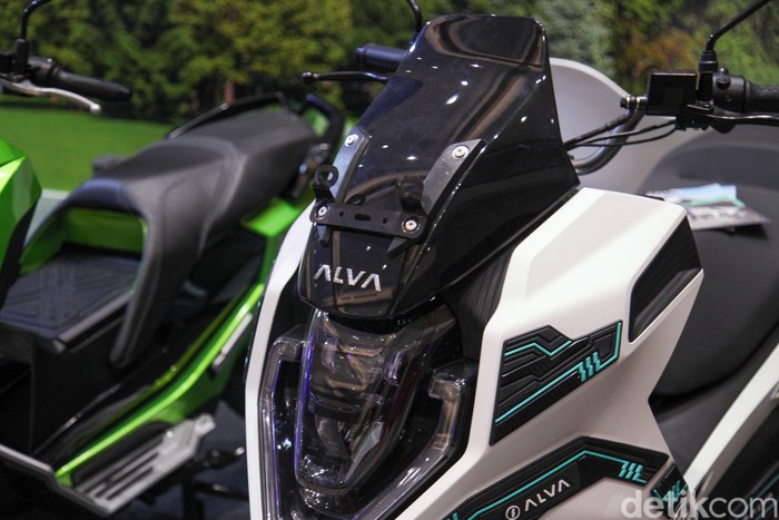 Booth Motor Listrik Alva Hub Space 2023