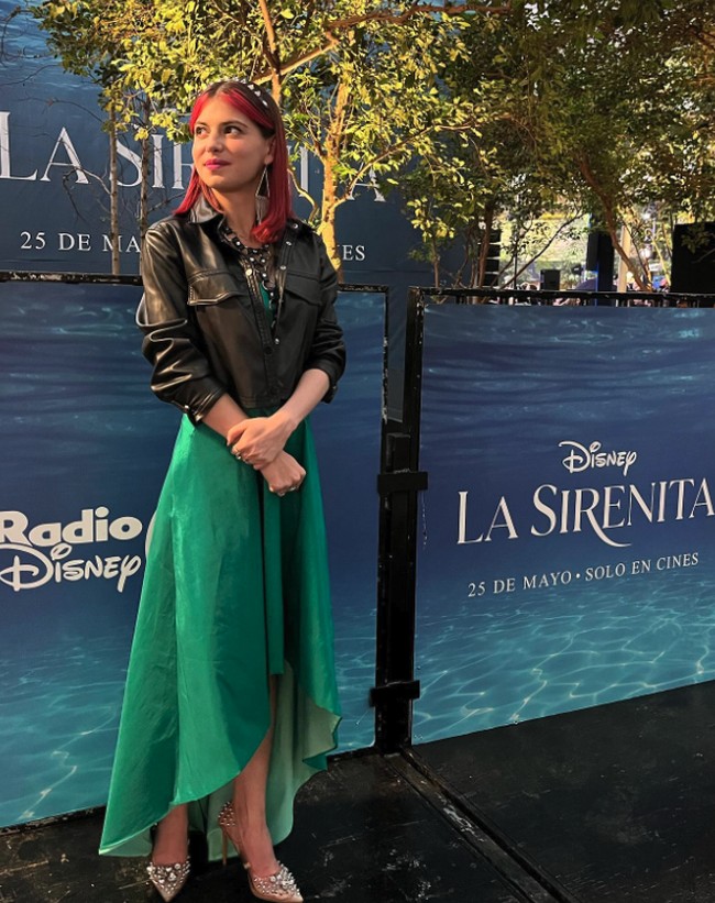 Wajar saja jika Daniela Aedo tertarik terjun ke industri musik karena ia pun lulusan Berklee College of Music. Daniela bahkan telah mengeluarkan single lagu terbaruyang berjudul Red Flags. Foto: Dok. Instagram Daniela Aedo