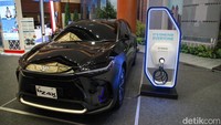 Toyota menghadirkan mobil listrik bZ4X. Acara Hub Space X KAI Expo 2023 ini sendiri dipersembahkan oleh Kementerian Perhubungan, KAI dan detikcom. Serta di dukung oleh Meratus.