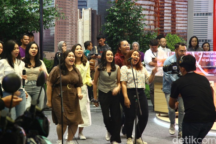 Flashmob Choir 40 saat tampil di Hub Space 2023.