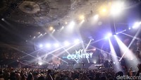 Dalam penampilannya di Hub Space X KAI Expo 2023, Project Pop membawa sejumlah lagu hitsnya.